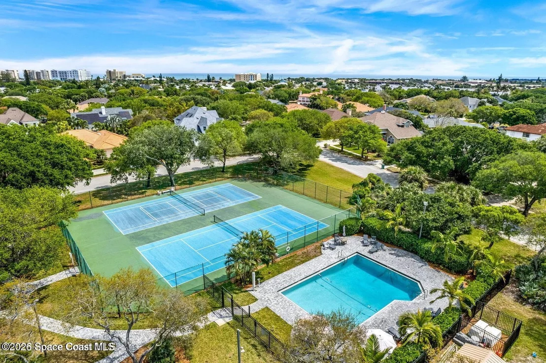 Photo of 402 Peregrine Drive