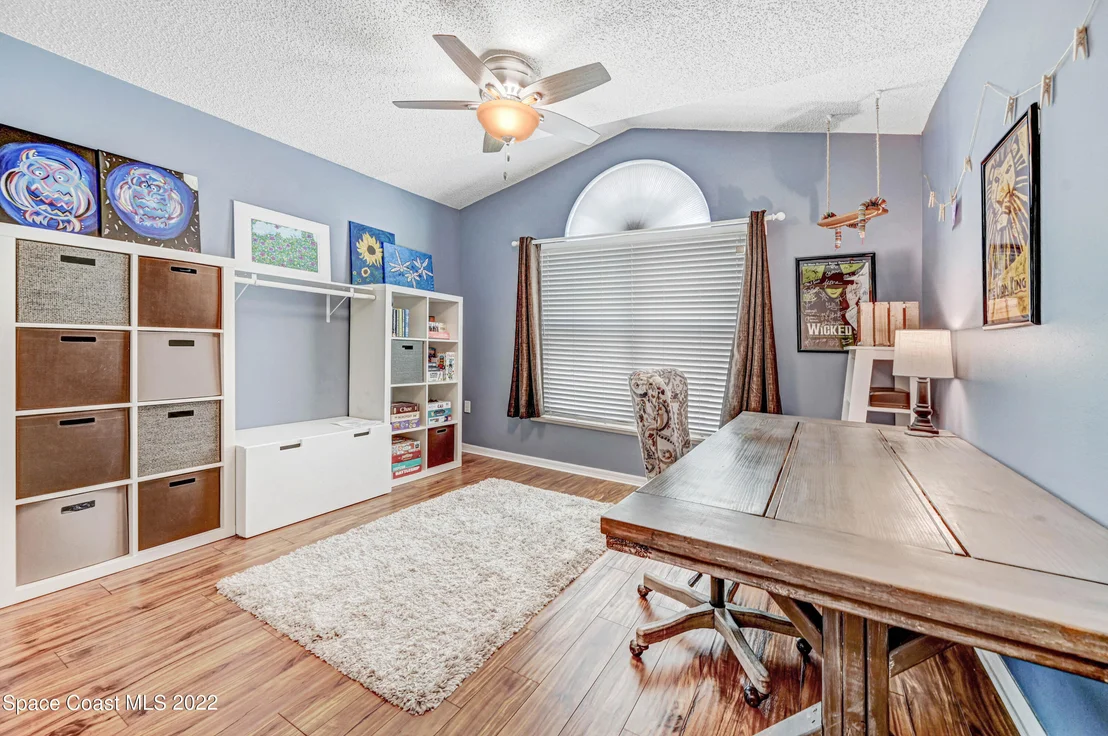 Photo of 1153 White Oak Circle