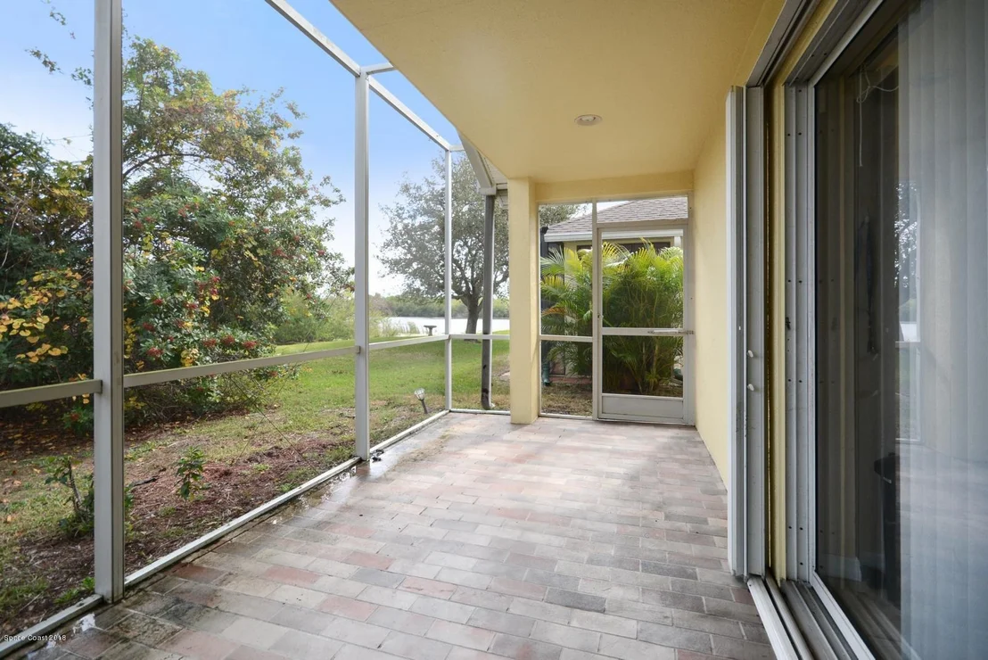 Photo of 973 Villa Drive
