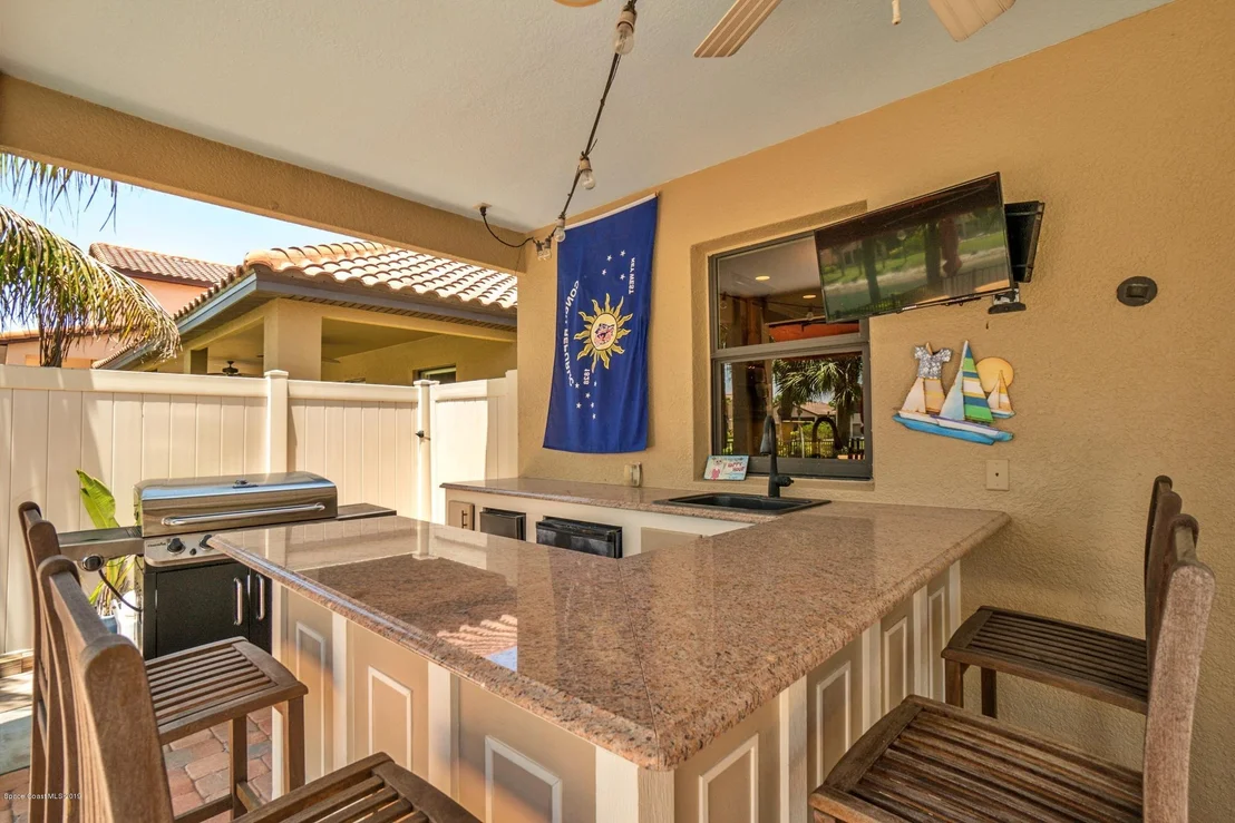 Photo of 698 Monterey Drive