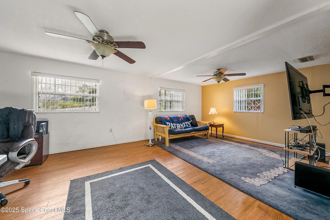 Photo of 409 Lynn Avenue