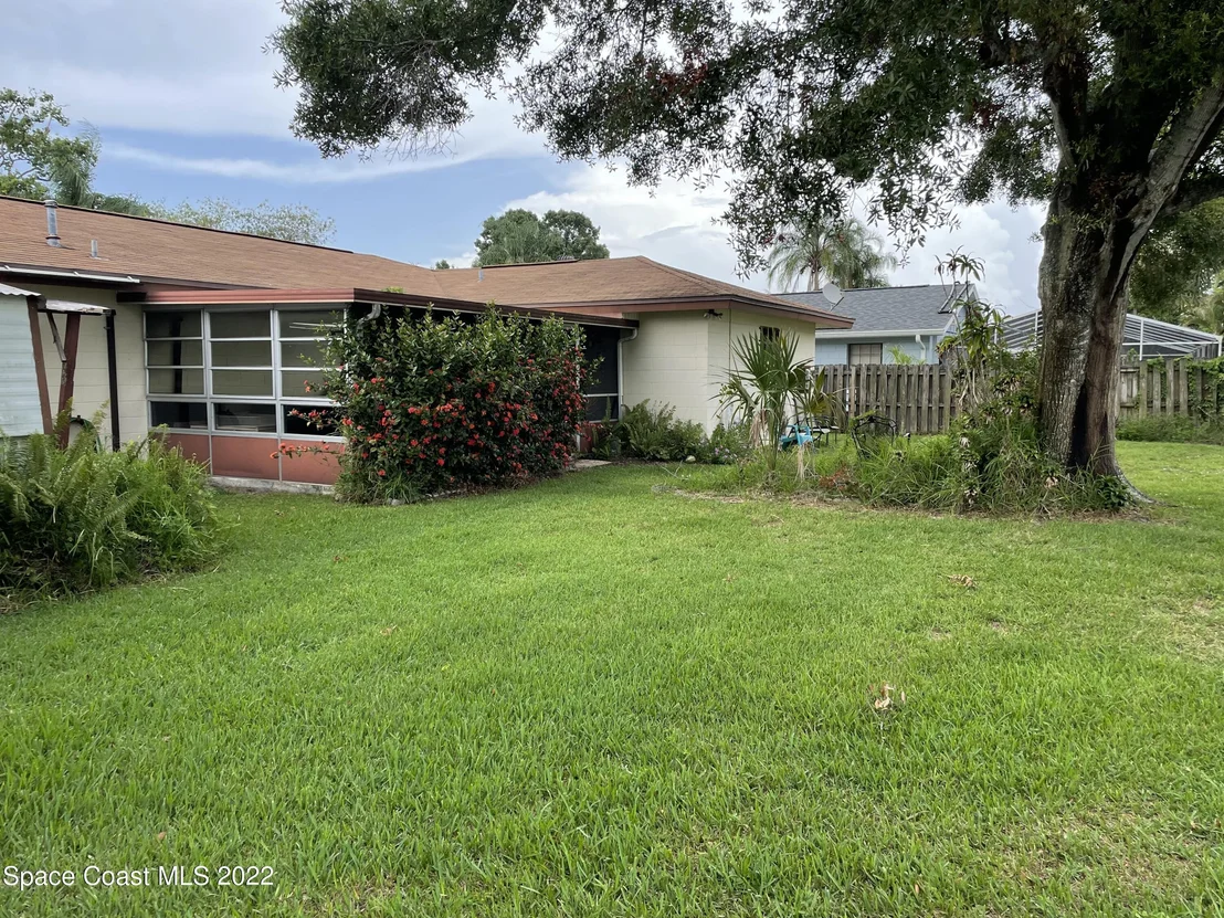 Photo of 2657 Corbusier Drive