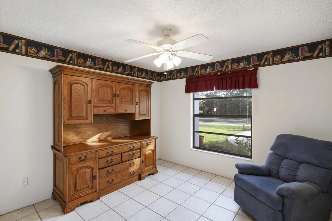 Photo of 1681 Eldron Boulevard SE