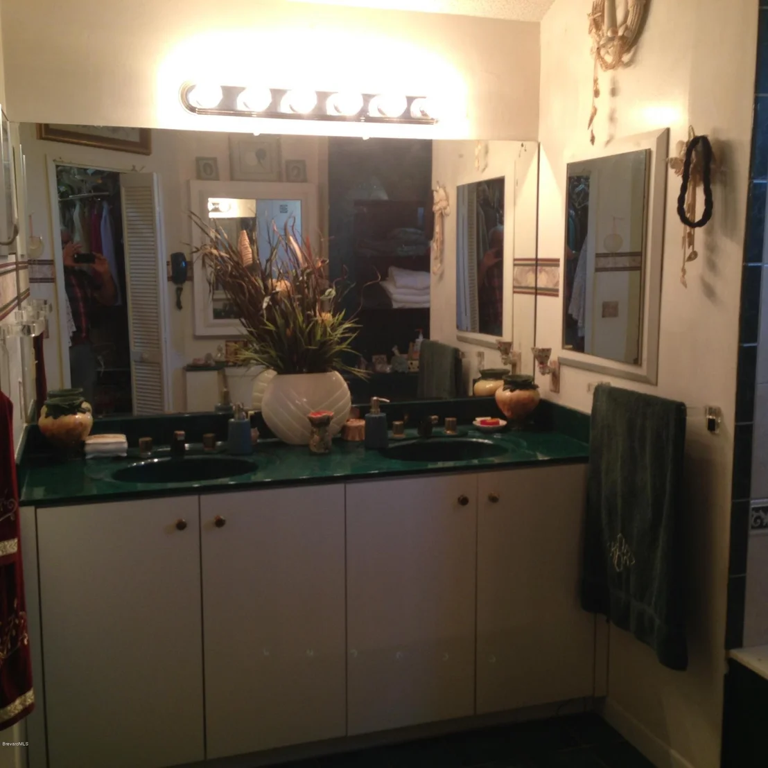 Photo of 884 Spirea Drive