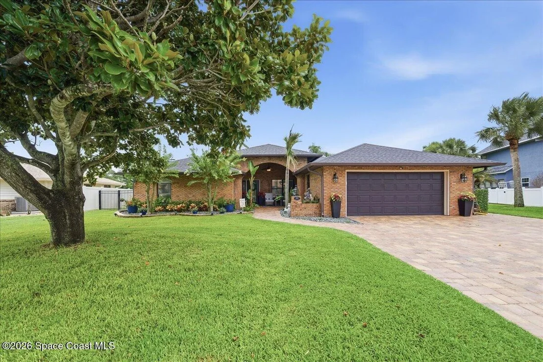 Photo of 560 Sawgrass Circle