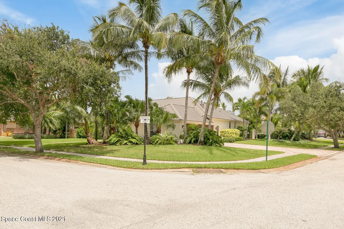 Photo of 800 Peregrine Drive