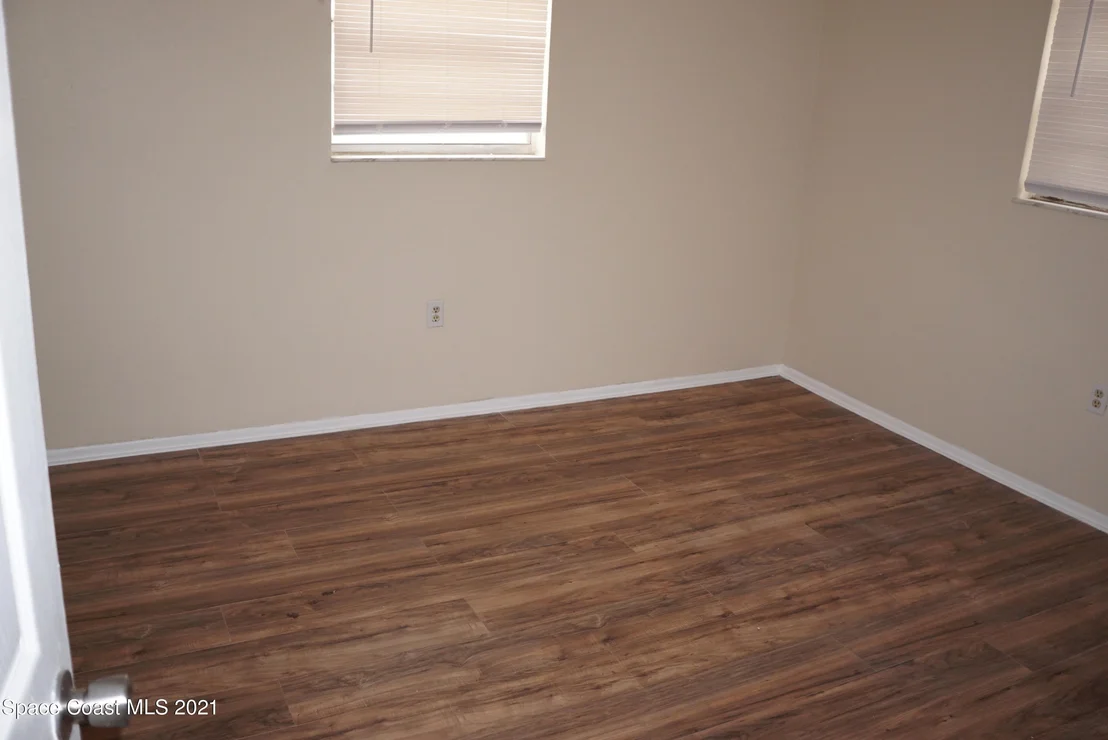 Photo of 1052 Bernice Road