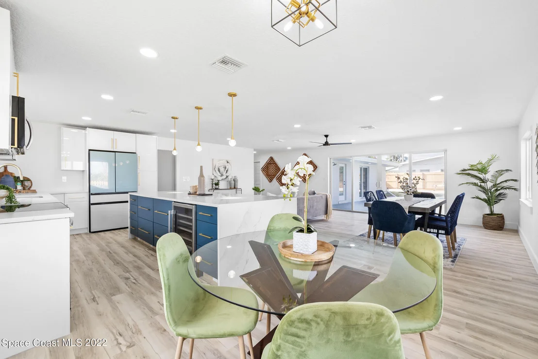 Photo of 77 W Bay Drive