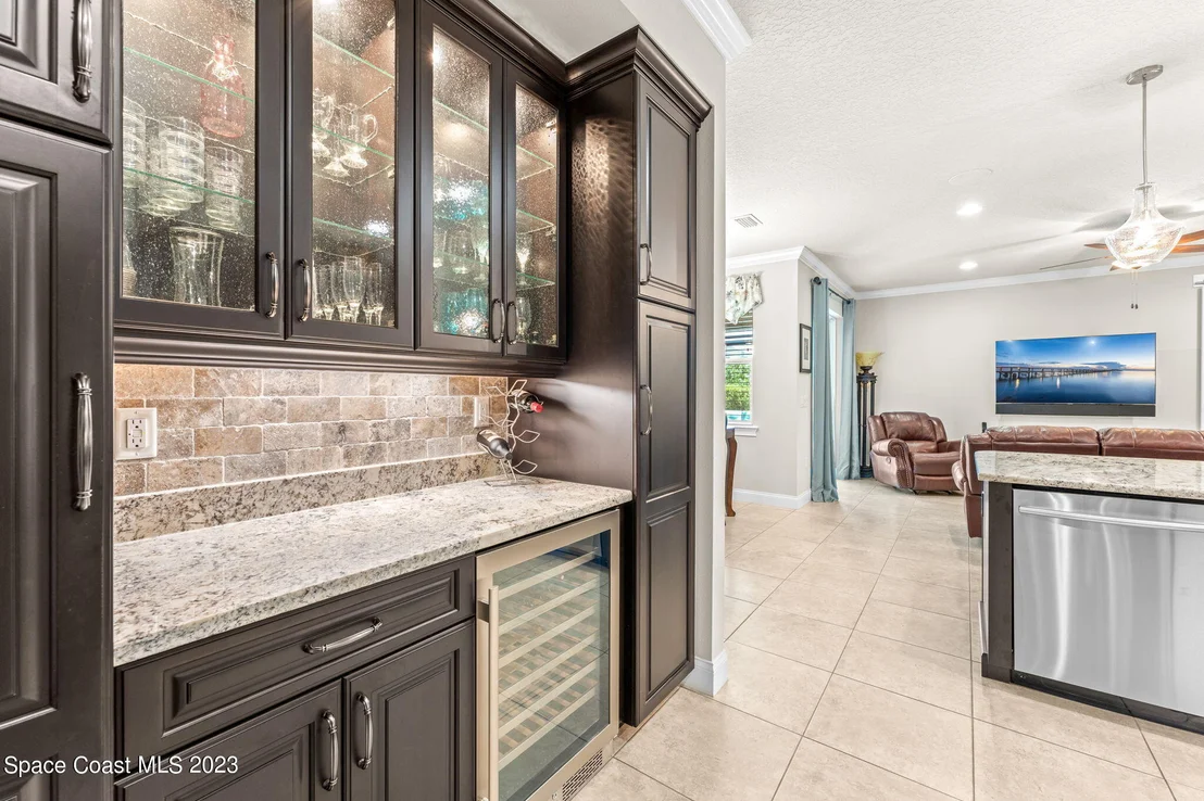 Photo of 2037 Windbrook Drive SE
