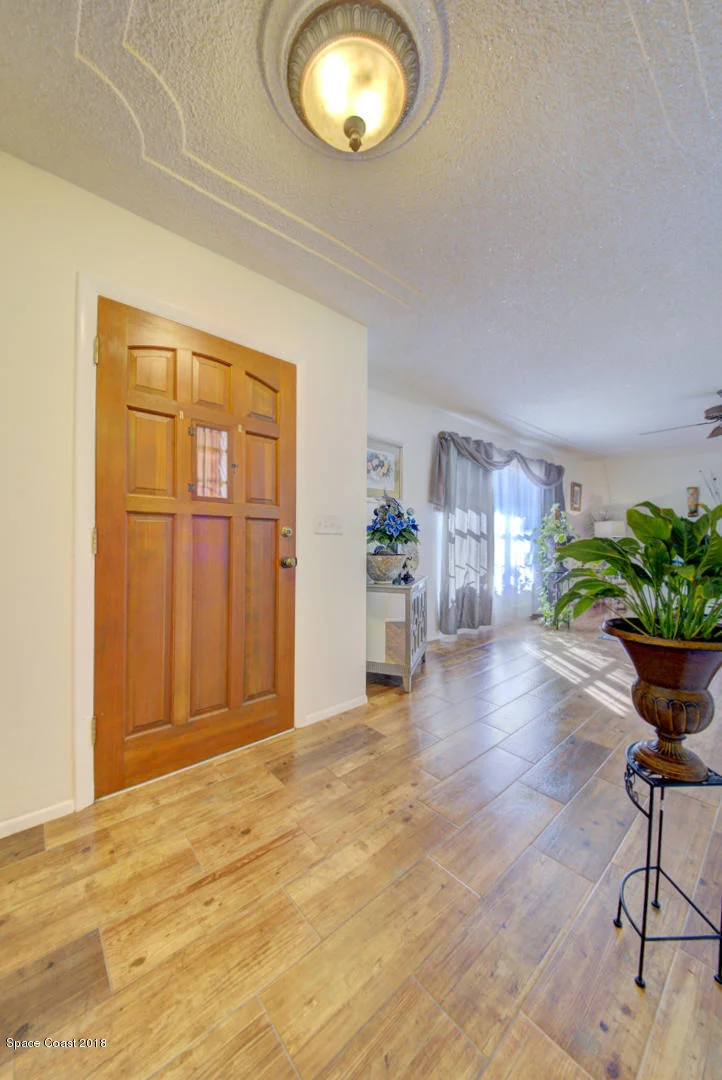 Photo of 1030 Sunswept Road NE