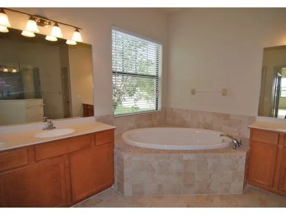 Photo of 2078 SE Windbrook