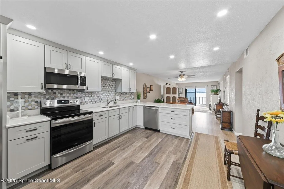 Photo of Unit 303 at 1049 Rockledge Drive