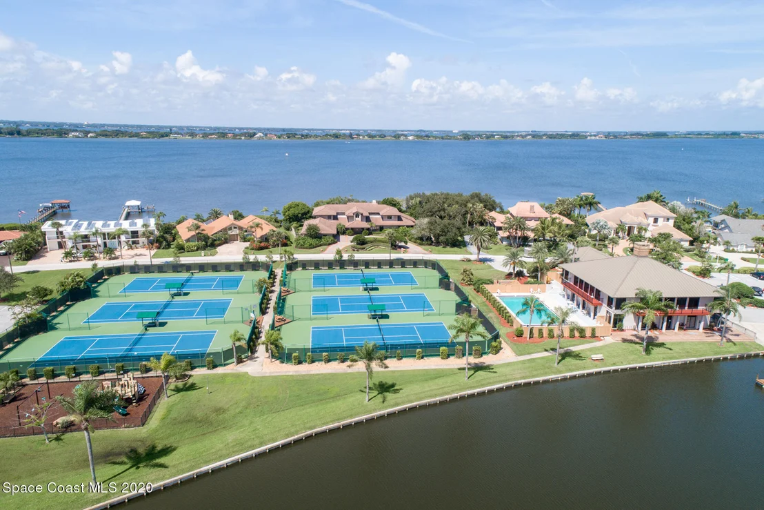 Photo of 466 Lanternback Island Drive