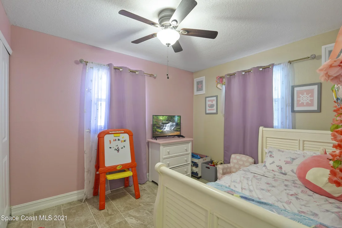 Photo of 2290 Warwick Road