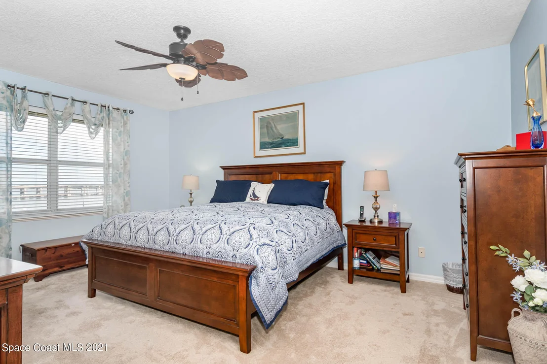Photo of Unit 705 at 100 Riverside Drive