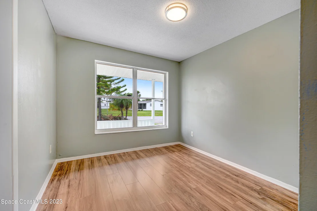Photo of 707 Ixora Drive