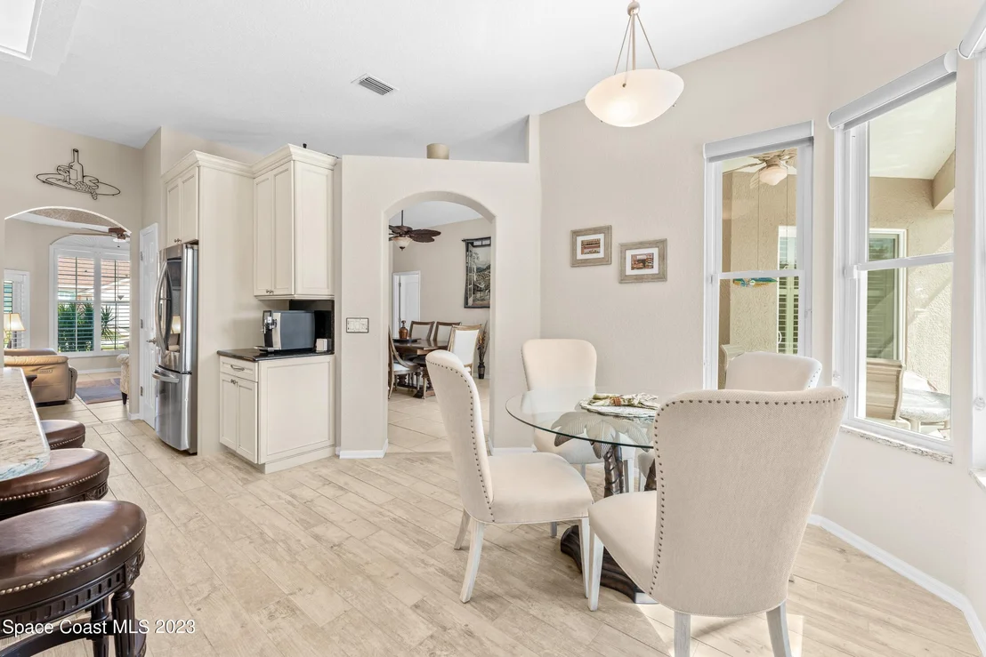 Photo of 665 Carriage Hill Road