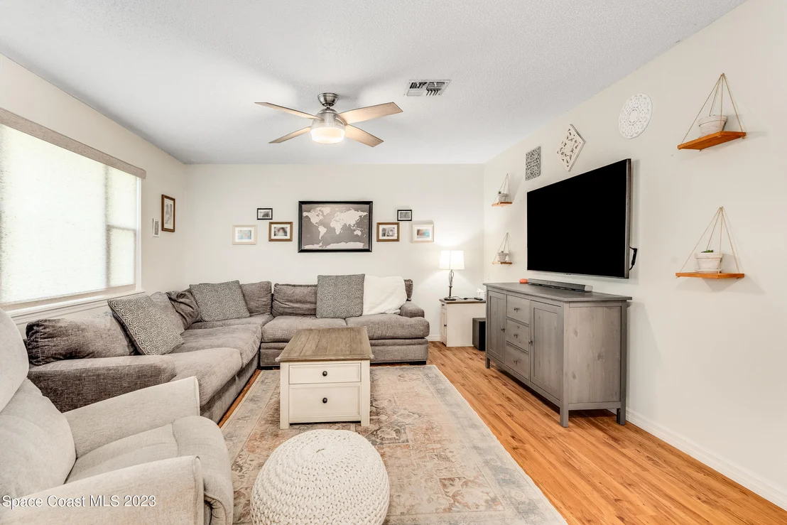 Photo of 2624 School Drive NE