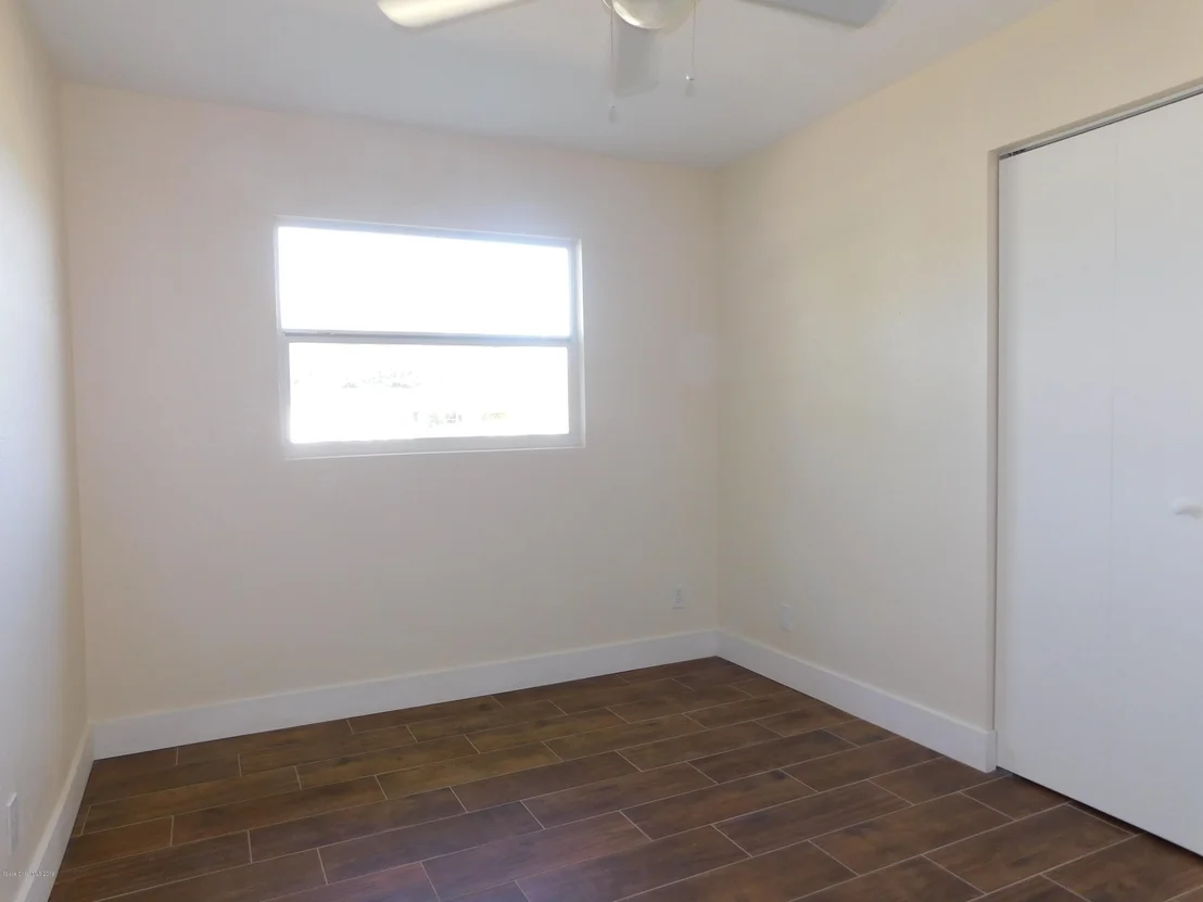 Photo of 2084 Lakeview Drive