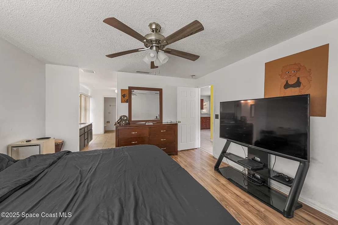 Photo of 1099 Pace Drive NW