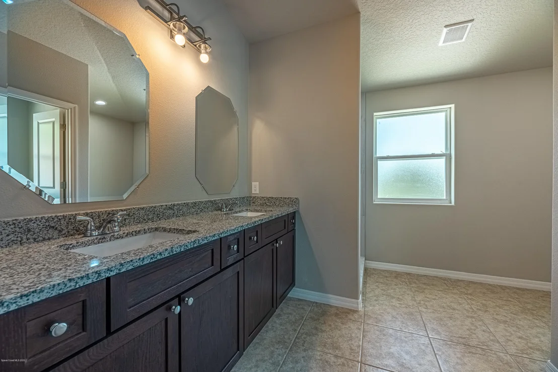 Photo of 544 Dryden Circle