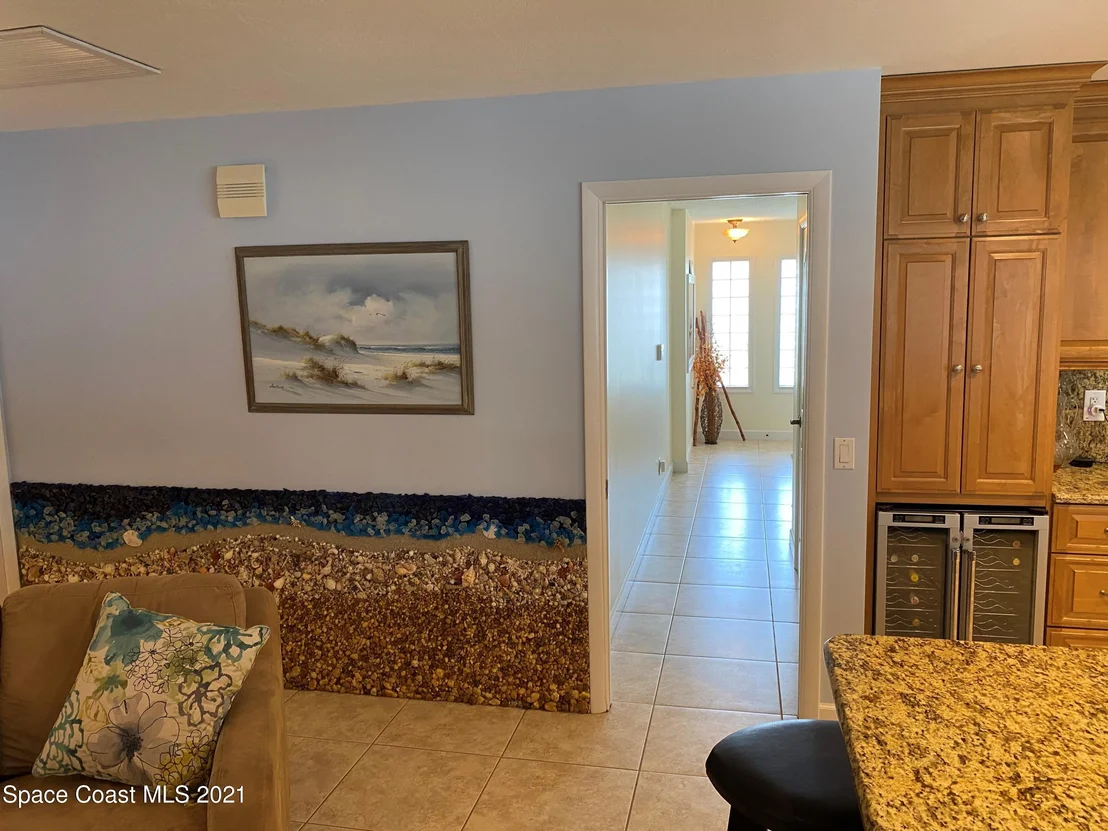 Photo of 445 Hamlin Avenue