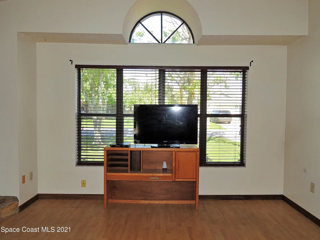 Photo of 6105 Wilderness Avenue
