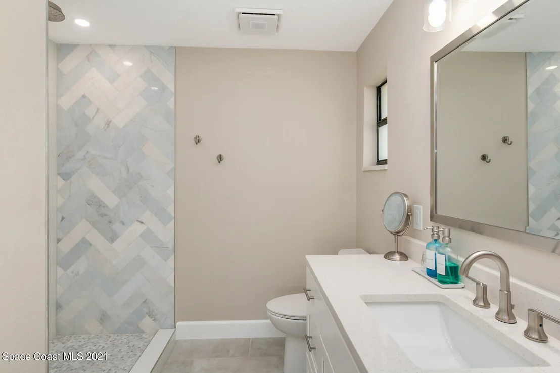 Photo of 991 Pineland Drive
