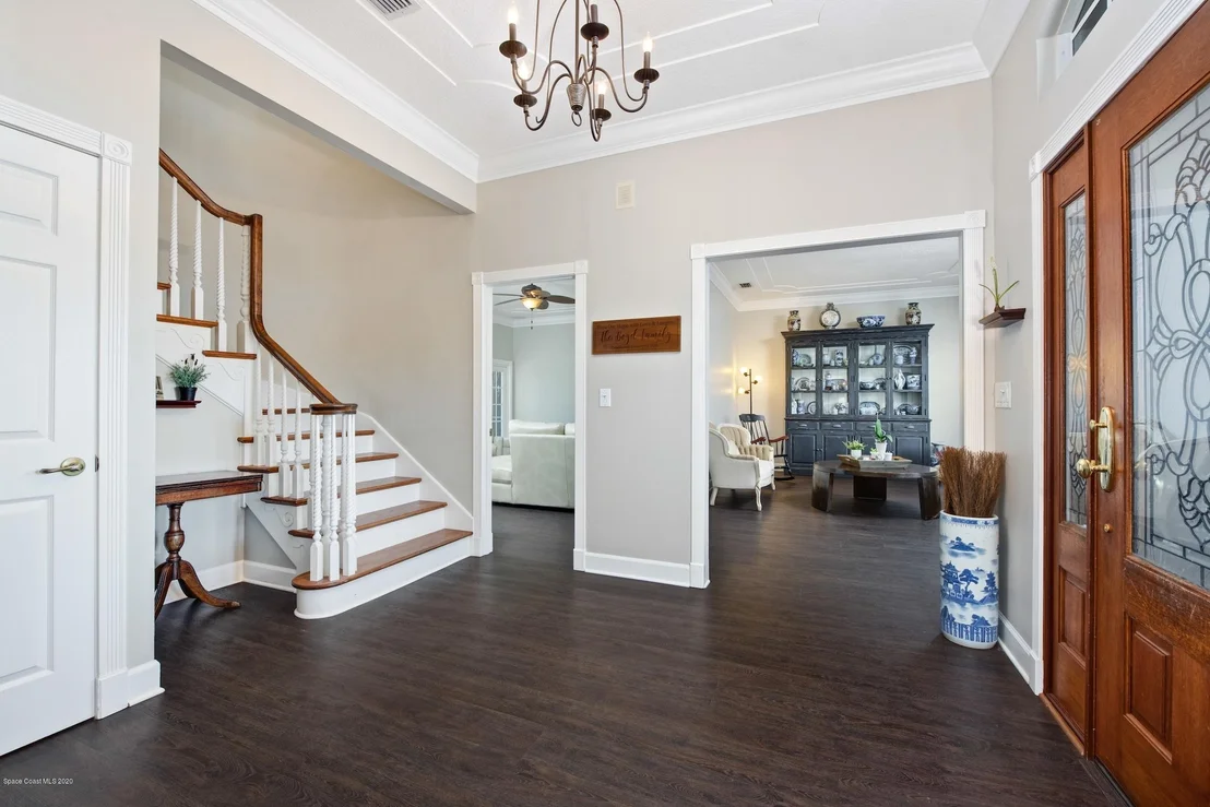 Photo of 637 Woodbridge Drive