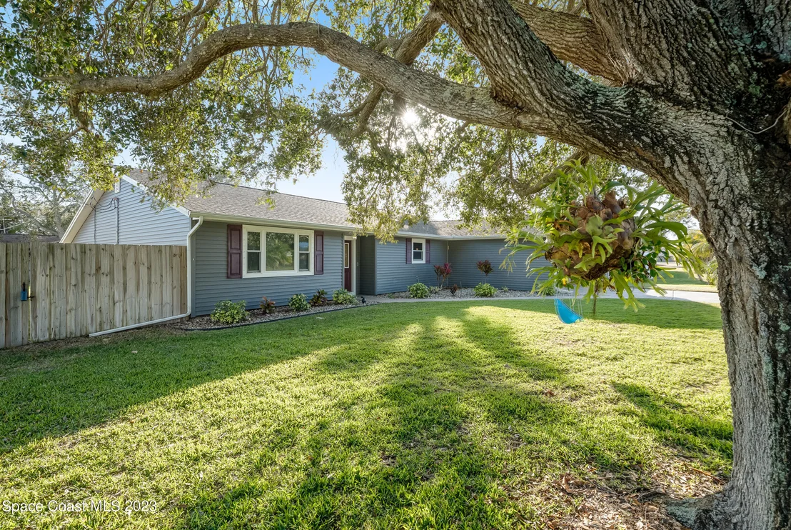 Photo of 2624 School Drive NE