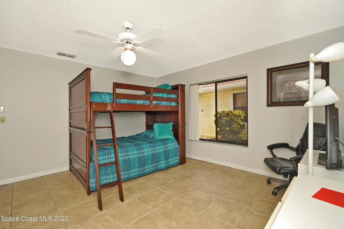 Photo of 1814 Oak Drive N