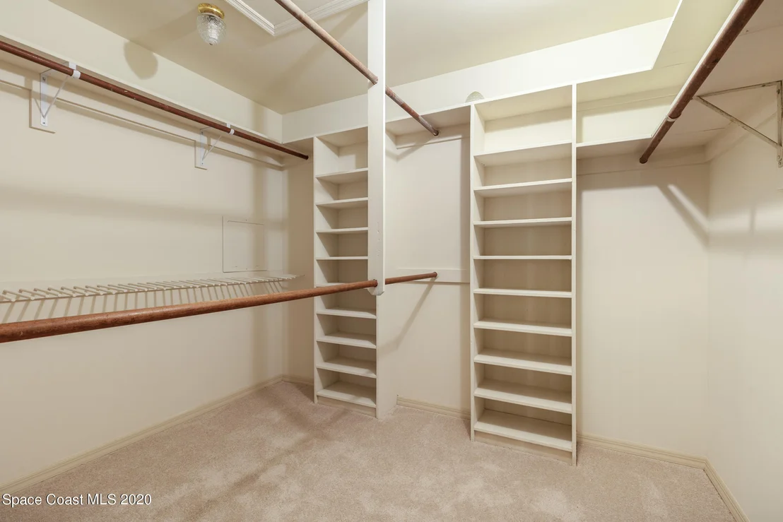Photo of 1316 S Riverside Drive