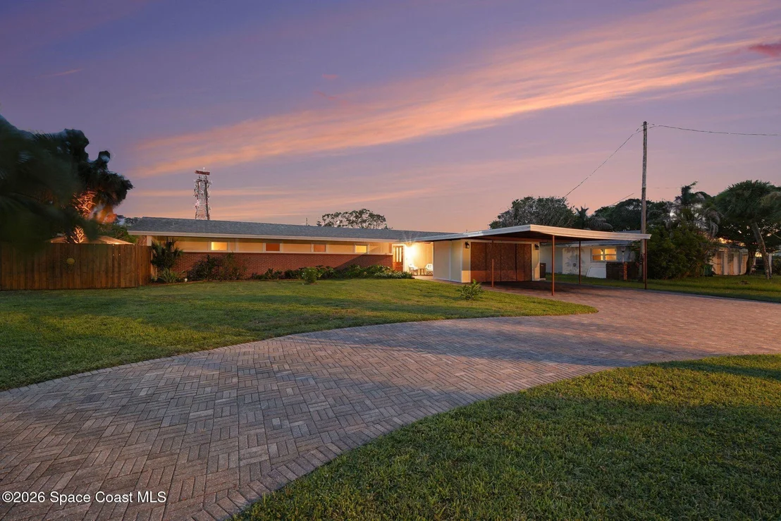 Photo of 459 Angelo Lane