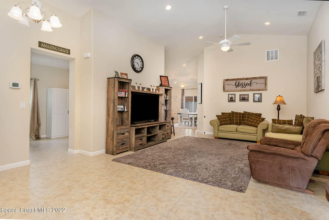 Photo of 1608 Attilburgh Boulevard