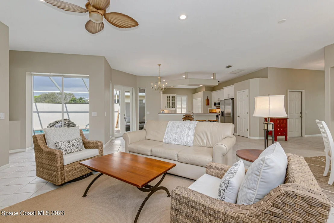 Photo of 859 Villa Drive
