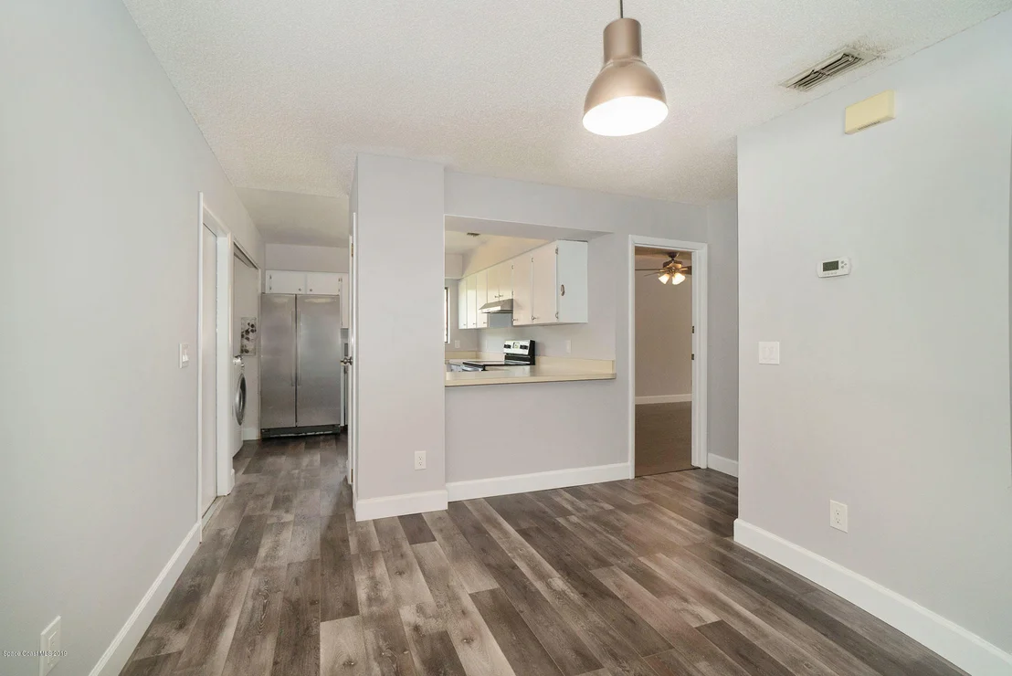 Photo of 409 Surrey Run