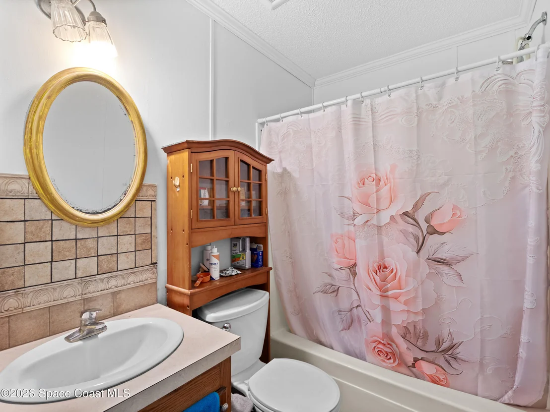 Photo of 2587 Chatham Way NE