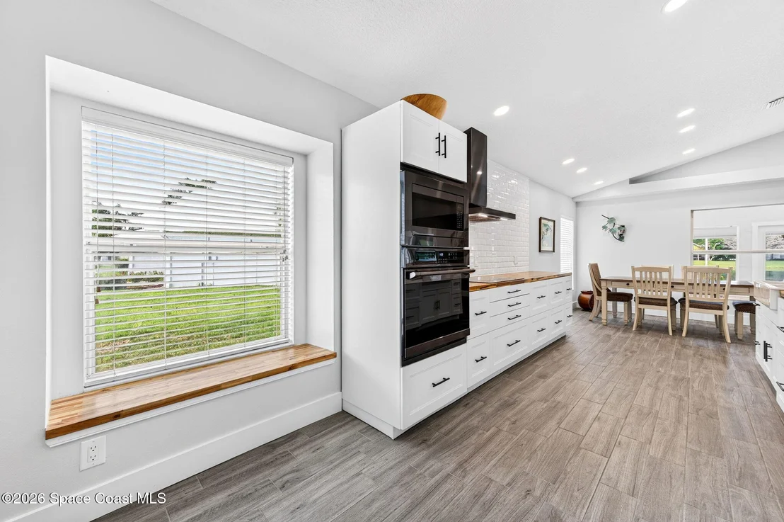 Photo of 2453 Addington Circle