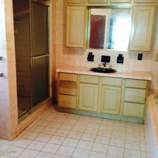 Photo of 600 Jasmine Drive