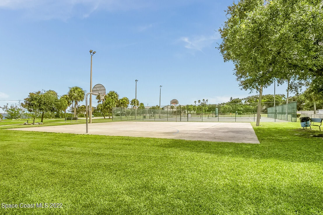 Photo of 505 Coral Drive