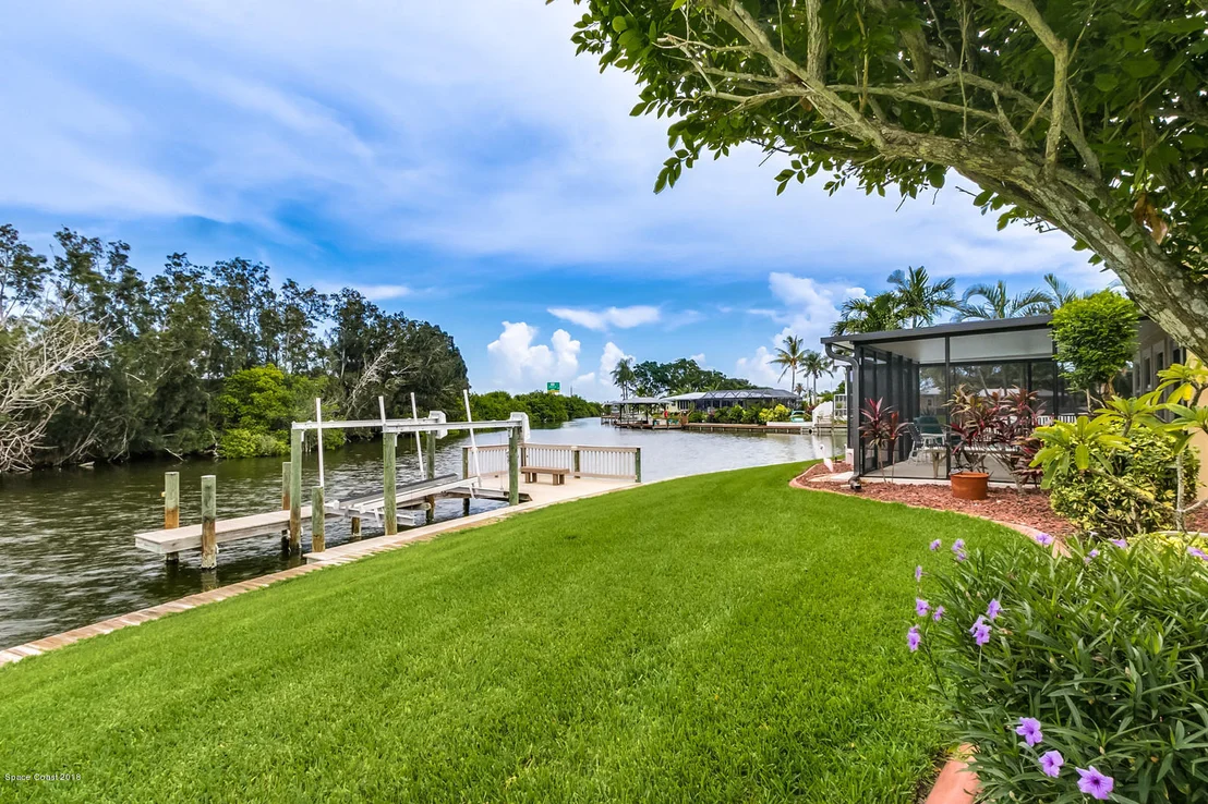 Photo of 449 Thrush Drive