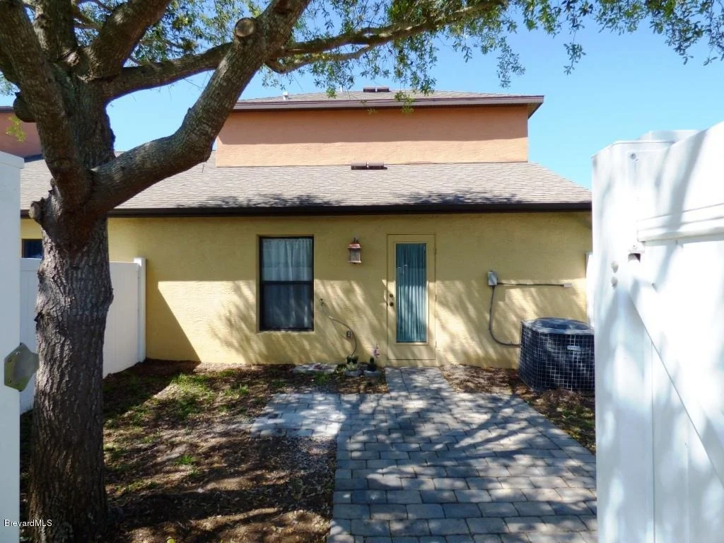 Photo of Unit 101 at 1070 Luminary Circle