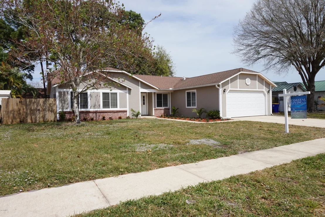 Photo of 850 Pine View Avenue