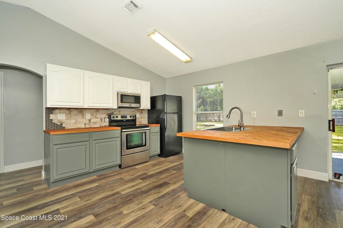 Photo of 905 Macco Road