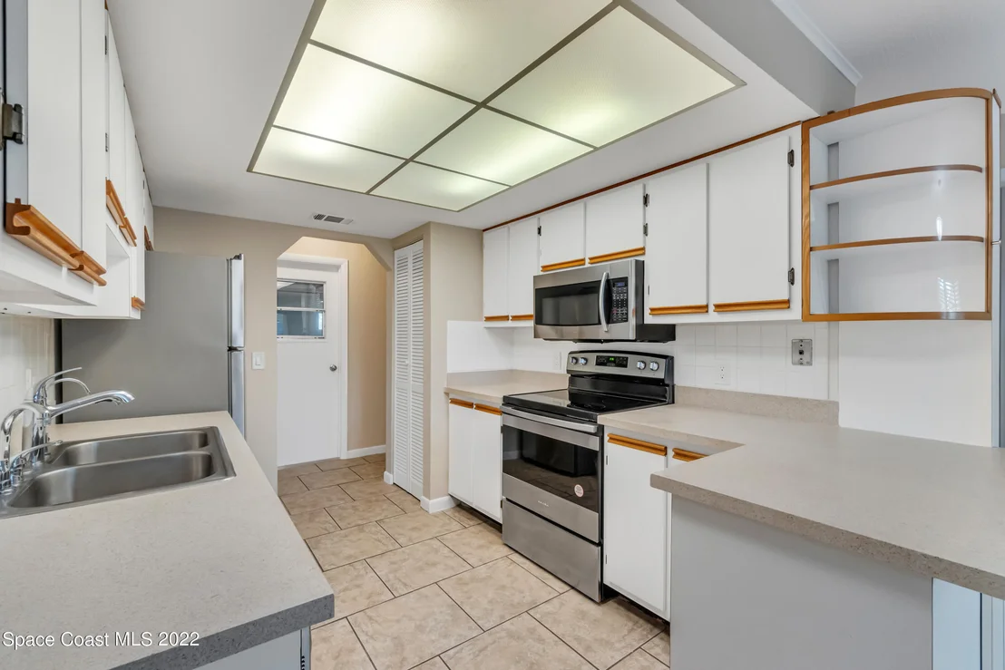 Photo of 511 Avignon Drive