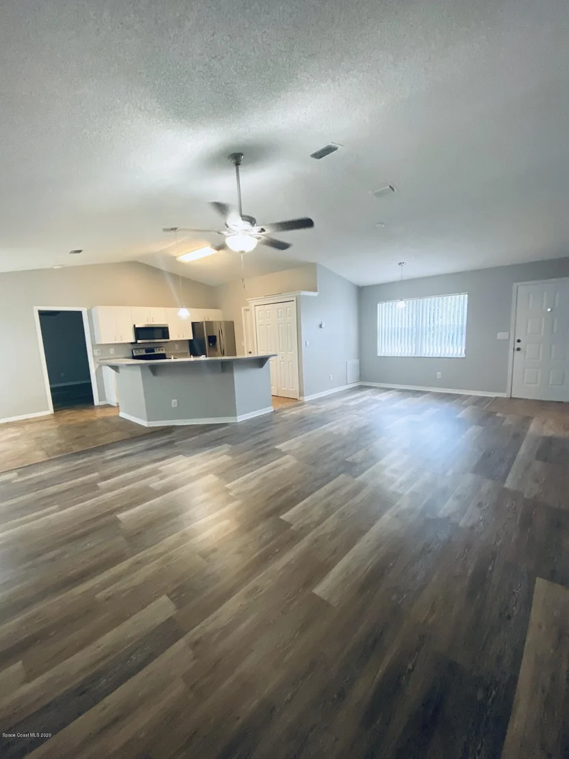 Photo of 6100 Edison Street