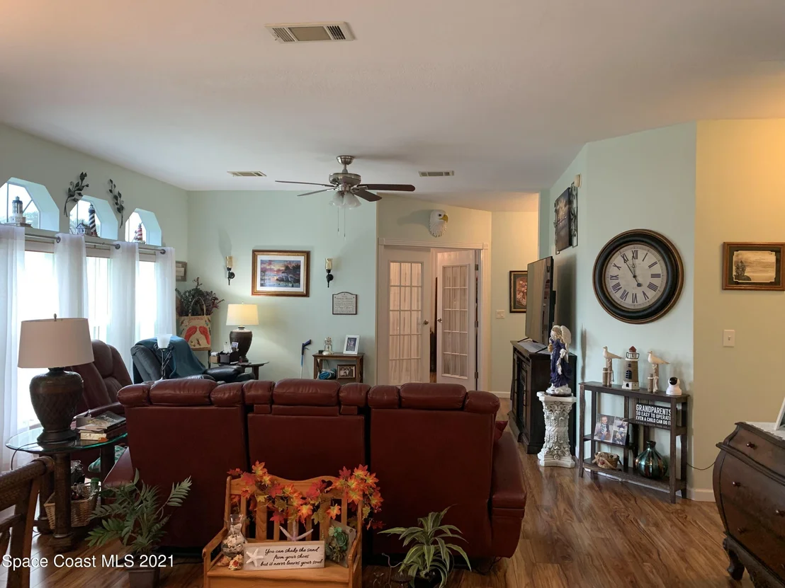 Photo of 372 Scenic Drive