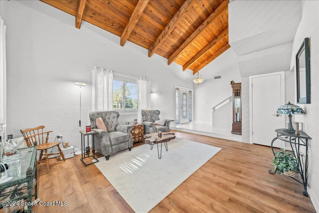 Photo of 521 Pinehurst Avenue