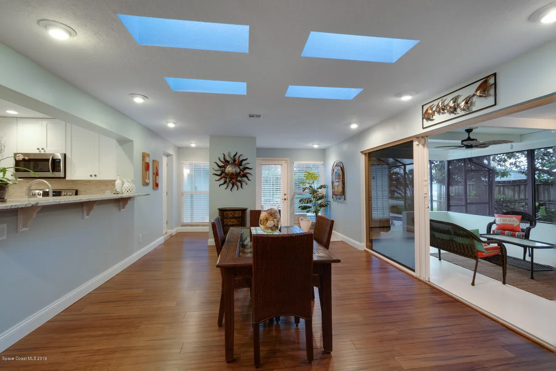 Photo of 484 Oak Ridge Drive