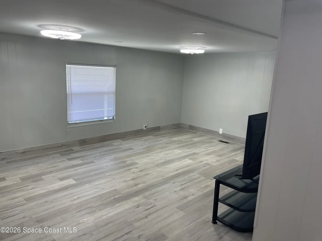 Photo of 621 Oleander Circle